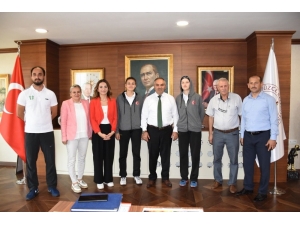 Başkan Ay, Milli Sporcuları Ağırladı
