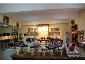 Vedat Tek Kültür Merkezinde Karma Sergi Açıldı