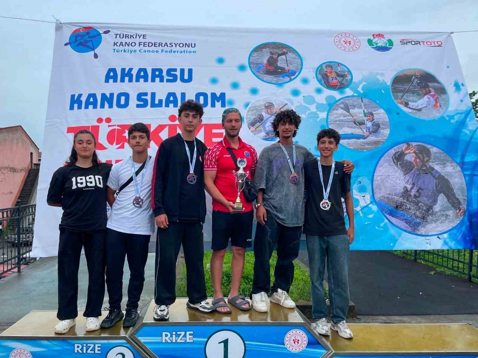erzincanli-sporculardan-akarsu-slalom-turkiye-sampiyonasi-nda-4-derece