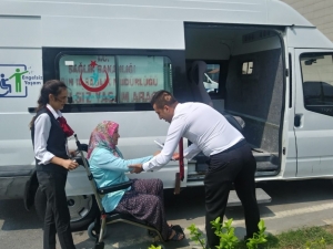 Mersin’de Ortopedik Engelli Nakil Araçları Hizmete Girdi
