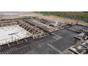 Kartepe Yüzme Havuzu’nda Çalışmalar Sürüyor