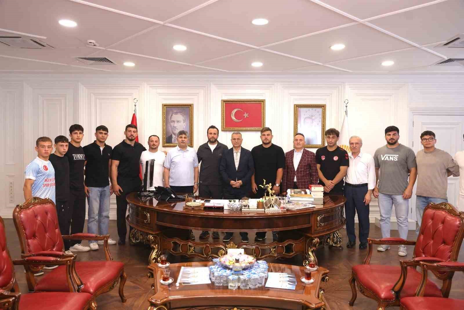 ilkadimli-guresciler-kirkpinar-da-boy-gosterecek