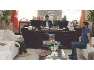 Kanada Siyasi İşler Ataşesi Van’da Ak Parti’yi Ziyaret Etti