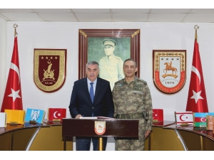 Başkan Toçoğlu Tugay Komutanı Acartürk’e Başarılar Diledi