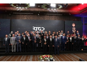 Cumhurbaşkanı Erdoğan: “Manşetlerle, Kalemşörlerle Çarpışarak Bu Günlere Geldik”