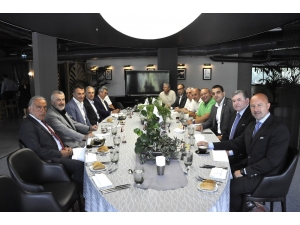 Beşiktaş’tan Partizan Maçı Öncesi Dostluk Yemeği