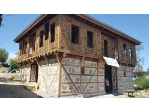 Marmara Depreminin Yıktığı 125 Yaşındaki Tarihi Konak Yeniden Hayat Buluyor