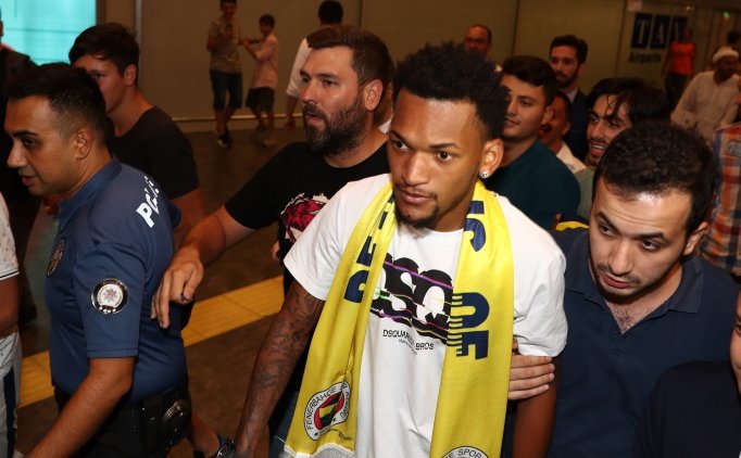 Fenerbahçe'nin Yeni Transferi İstanbul'da