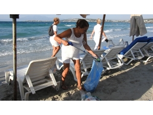 Ilıca Plajı Farkındalık Oluşturmak İçin Temizlendi
