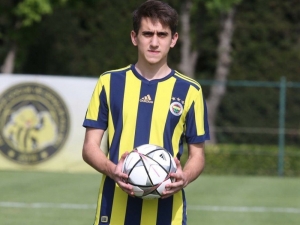 Fenerbahçe, Ömer Faruk Beyaz İle Sözleşme İmzaladı