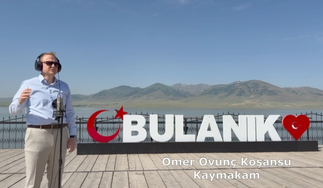 bulanik-i-tanitmak-icin-doylediler-ozel-klipte-kaymakam-kosansu-surprizi