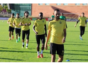 Evkur Yeni Malatyasporlu Khalid Boutaib’e Milli Davet