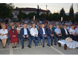 Atatürk Temalı Heykel Görkemli Törenle Açıldı