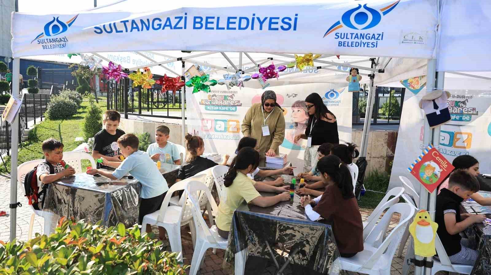 cocuklar-sultangazi-kitap-kafe-etkinliklerinde-hem-ogrenip-hem-egleniyor