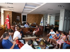 Başkan Üzülmez, Özel Çocuklarla Buluştu