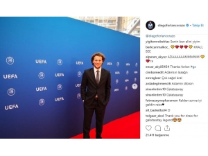 Galatasaraylı Taraftarlardan Kaka Ve Forlan’a Teşekkür Yağmuru