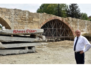 Başkan Arslan, Tarihi Taş Köprüde İncelemelerde Bulundu