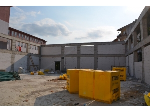 Naim Süleymanoğlu Spor Salonu İnşaatı Devam Ediyor