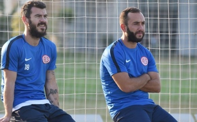 Olcan Adın, Antalyaspor'a Imzayı Attı