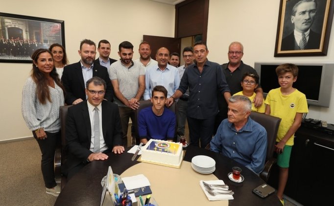 15 Yaşındaki Ömer Faruk Fenerbahçe Ile Imzaladı