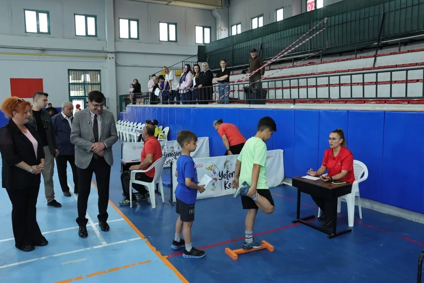 baskan-eyup-kahveci-ogrencilerle-gelecek-hedeflerini-konustu