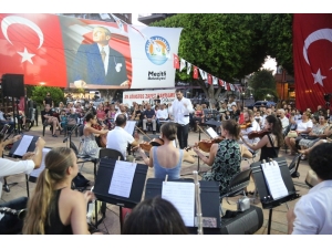 Mdob Sanatçılarından Mezitli Sahilinde Muhteşem Konser