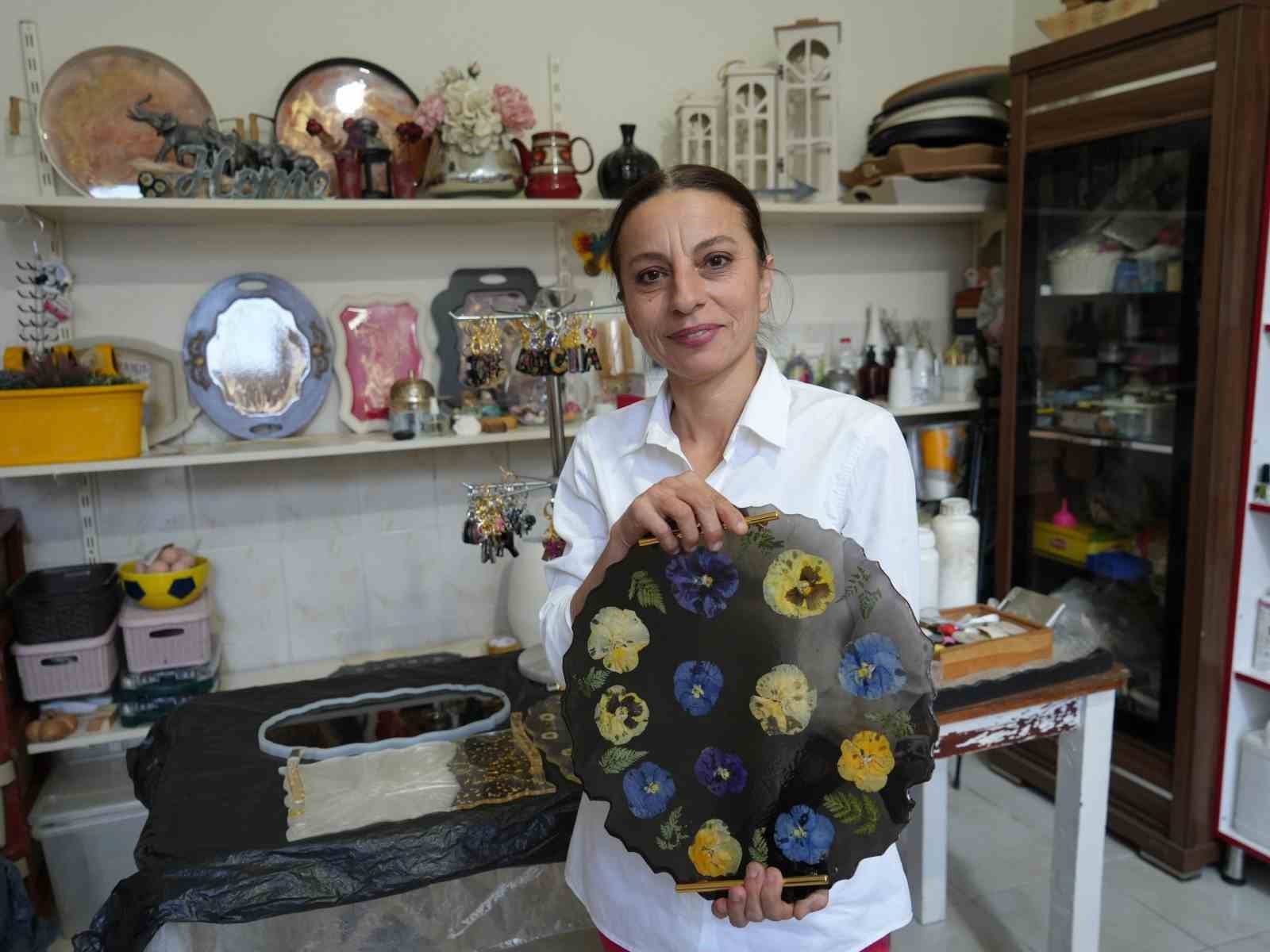 kucuk-bir-odada-hayal-ile-basladi-epoksi-recinesi-meslegi-oldu