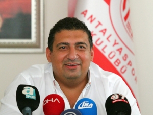 Ali Şafak Öztürk: “Antalyaspor, Avrupa’da Oynayacak Takım Haline Gelecek”