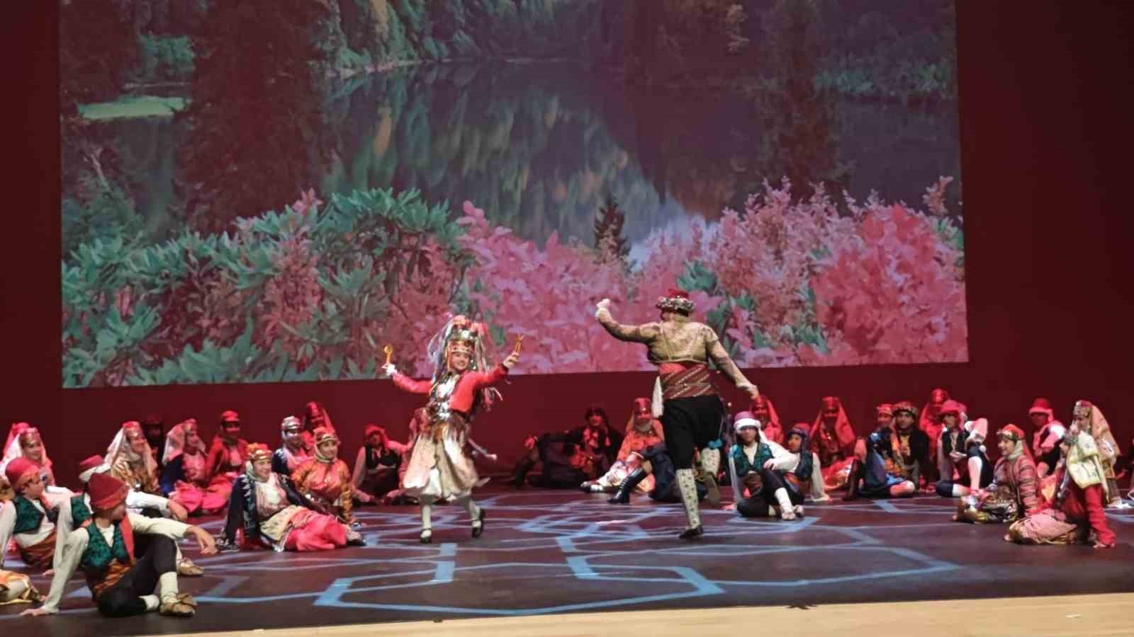 anadolu-nun-binlerce-yillik-ezgileri-pamukkale-de-yankilandi