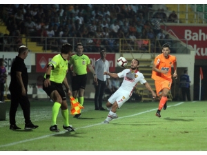 Spor Toto Süper Lig: Aytemiz Alanyaspor: 0 - Göztepe: 0 (İlk Yarı)