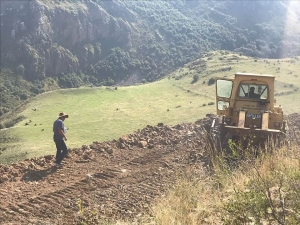 Susuz Çermik Suyuna Yol Yapılıyor