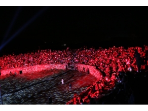 1800 Yıllık Antik Stadyum Dans Gösterisine Ev Sahipliği Yaptı