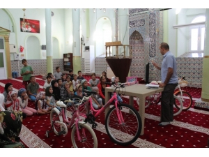 Yaz Kur’an Kursu Öğrencilerine Ödüllü Veda