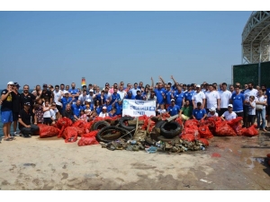 Aliağa’da Şenlik Havasında Deniz Temizliği