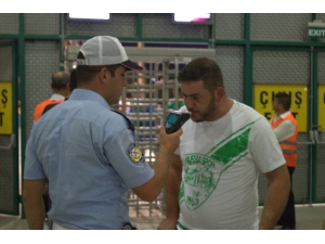 Bursaspor-beşiktaş Maçında Taraftara Alkol Kontrolü