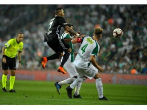 Spor Toto Süper Lig: Bursaspor: 0 - Beşiktaş: 0 (İlk Yarı)