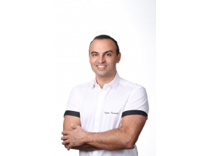 Yaş İlerlemesi Diş Rengini Etkiliyor