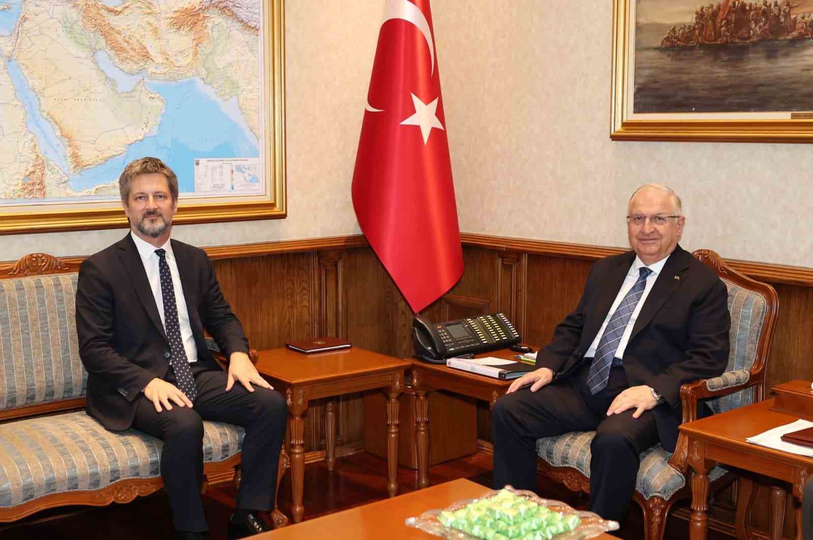 bakan-guler-macaristan-in-ankara-buyukelcisi-matis-i-kabul-etti