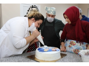 Ko-mek Kapılarını Açıyor