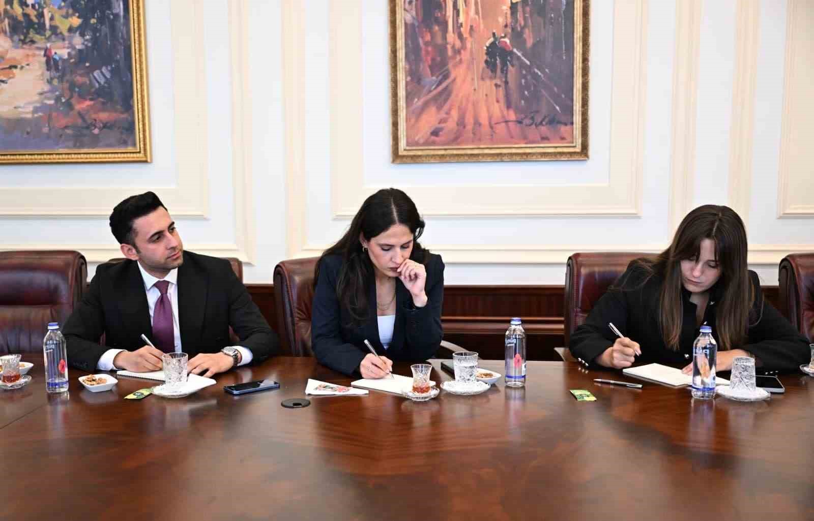 bakan-gurlek-ten-ahbaplar-suc-orgutu-uyusturucu-imamoglu-ve-terorsuz-turkiye-aciklamasi