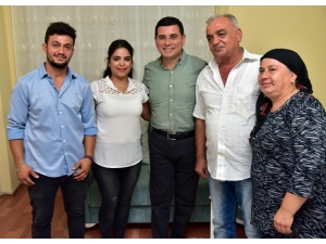 Tütüncü Sosyal Medyadan Yapılan Çay Davetlerini Geri Çevirmiyor