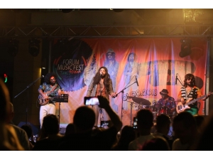 Retrobüs Manisalı Hayranlarıyla Buluştu