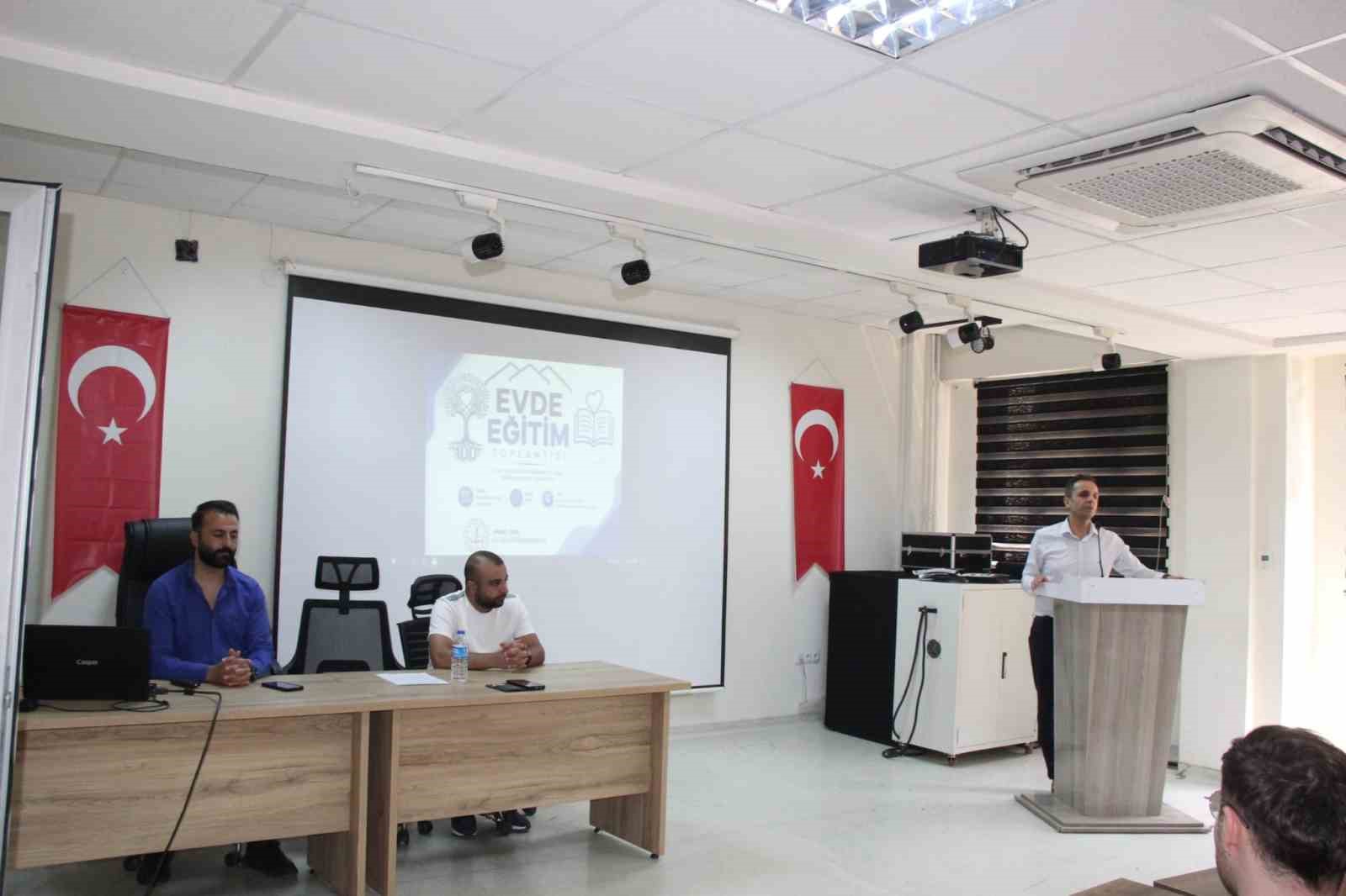 cizre-de-evde-egitim-veren-fedakar-ogretmenler-unutulmadi