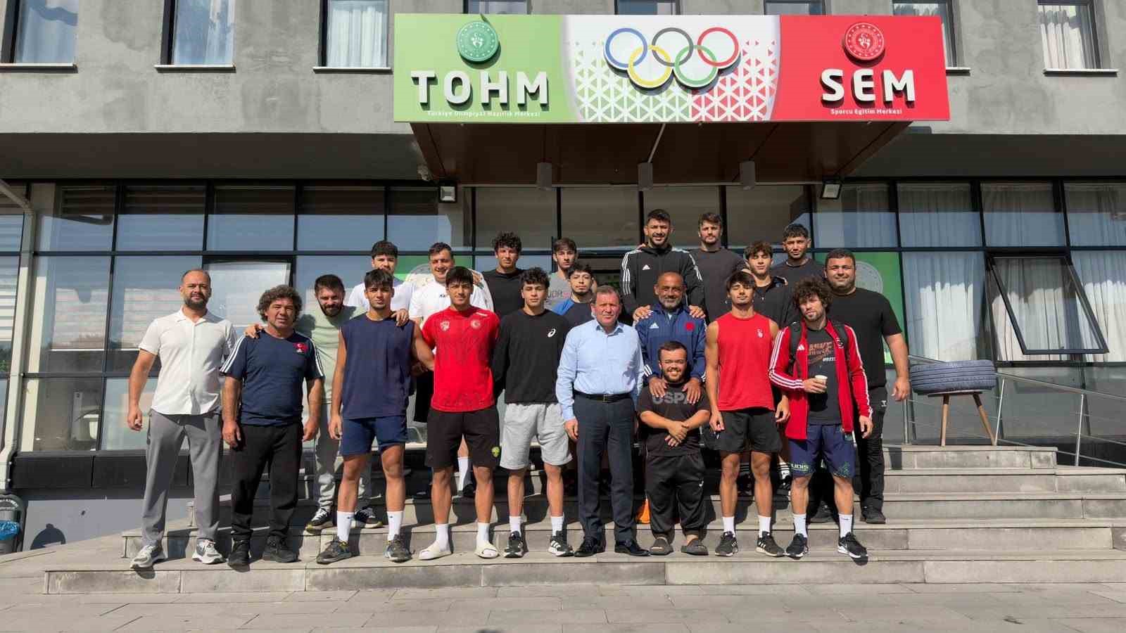 kecioren-grekoromen-gures-takimi-kayseri-de-kamp-yapiyor