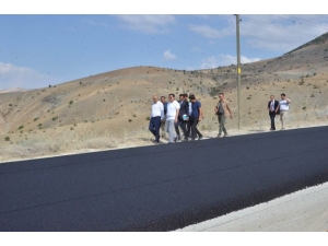 İliç, Kemah Ve Kemaliye İlçelerinin Köyleri Asfalt İle Kaplanıyor