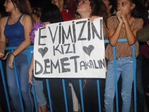 Demet Akalın Üzüm Festivalinde Sahne Aldı