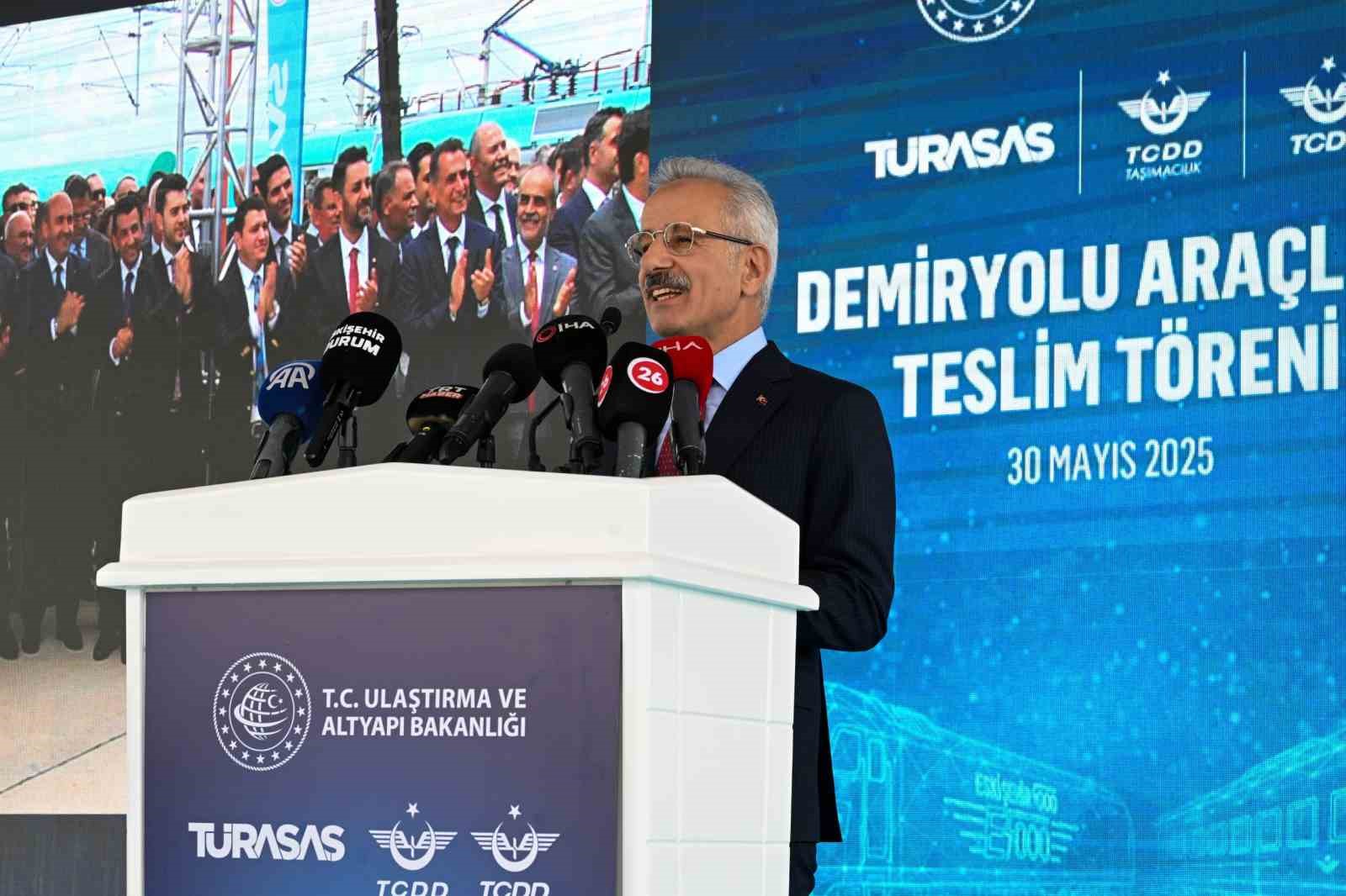yerli-lokomotif-dunya-pazarina-acildi