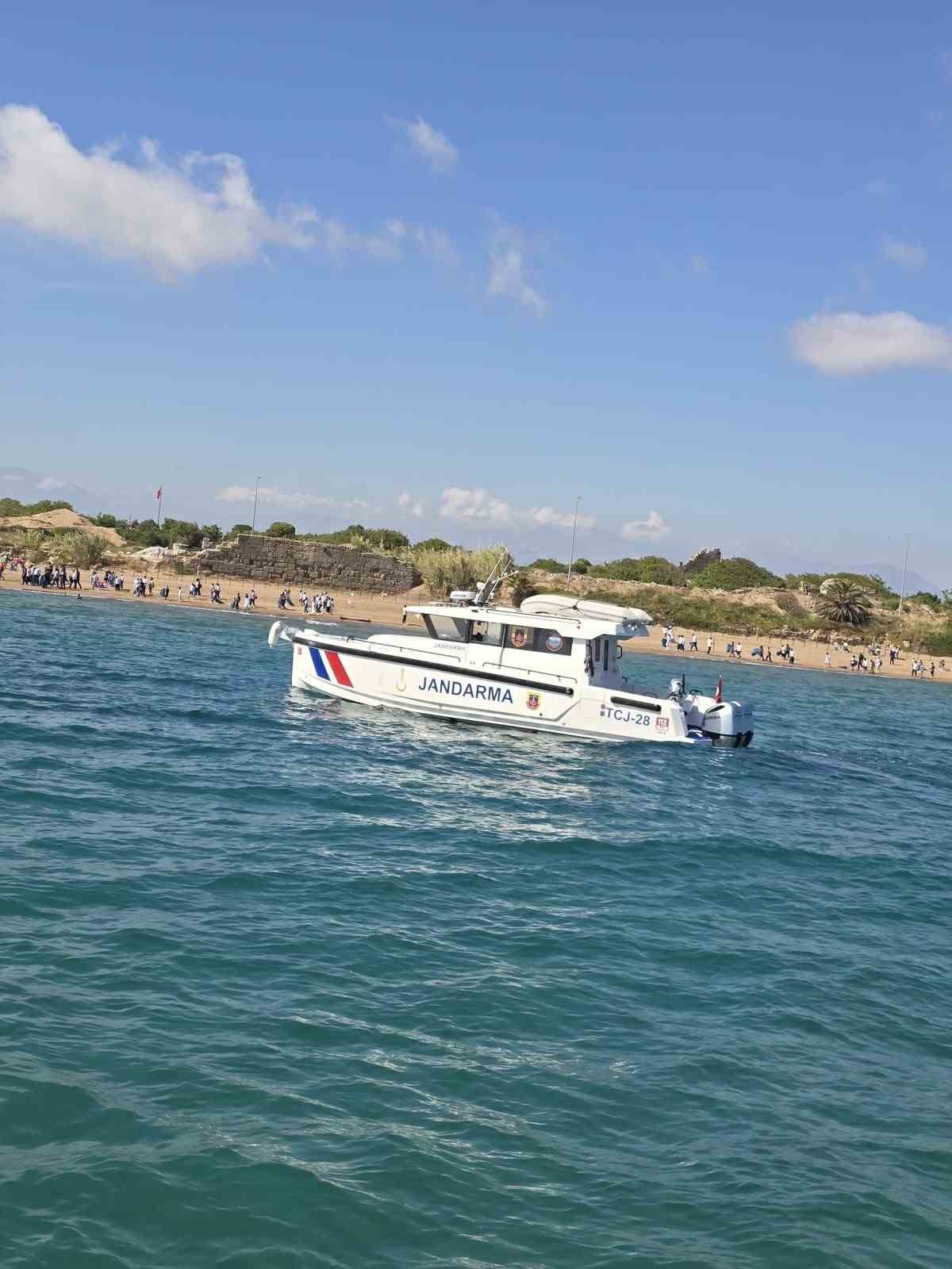 antalya-da-jandarmadan-denizlerde-denetim