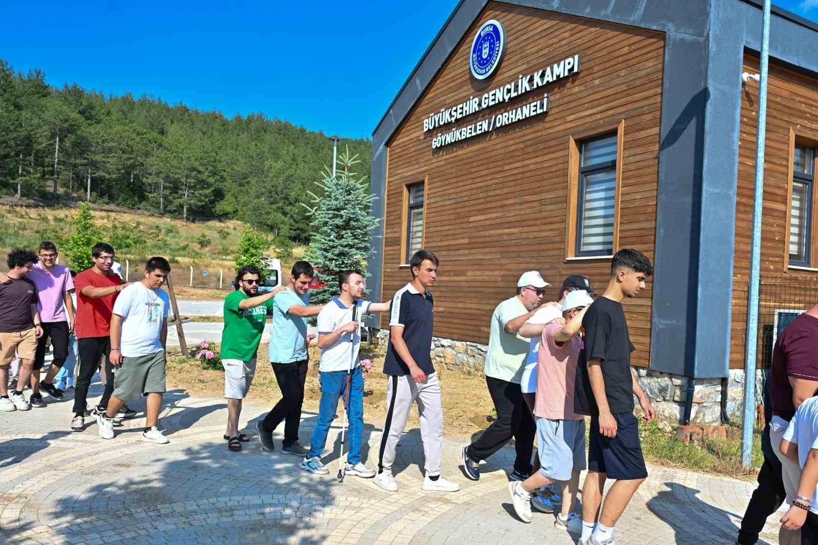 buyuksehir-in-genclik-kampinda-engeller-eglenerek-asildi
