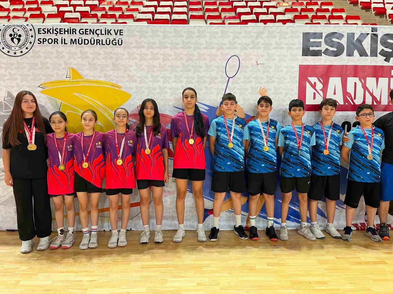 analig-badminton-da-kayseri-den-cifte-zafer